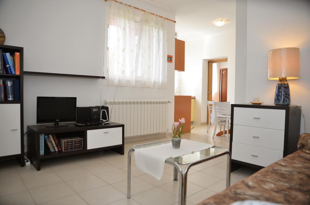 Apartments 5M Tisno Habitación foto